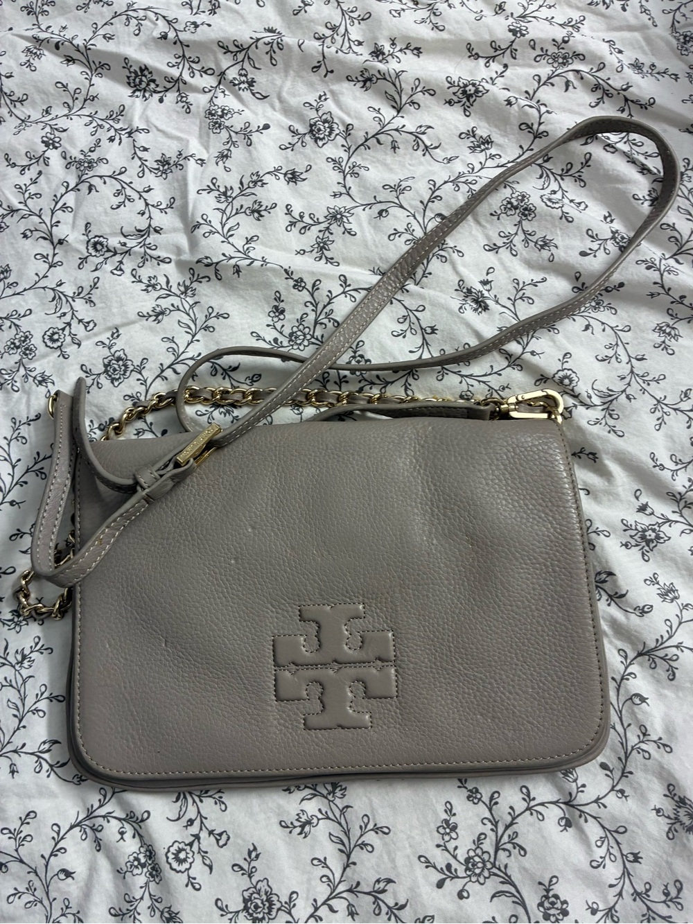 Tory Burch Taupe Pebbled Leather Logo Crossbody with Gold Chain Trim